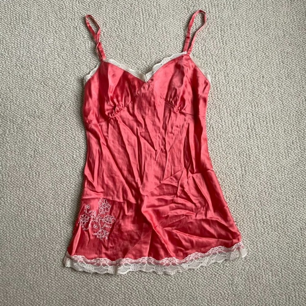 100% silk Y2K "going out top" spaghetti strap camisole in coral/pink Small
